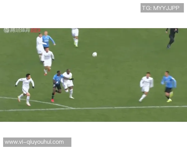 乌尔比希禁区外手球争议德足协解释手臂自然状态未出牌原因