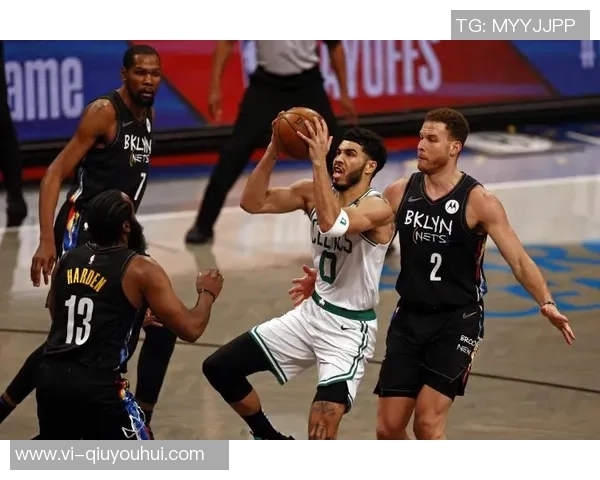 杰明8号秀闪耀赛场12投8中三分6记狂砍26分助球队获胜