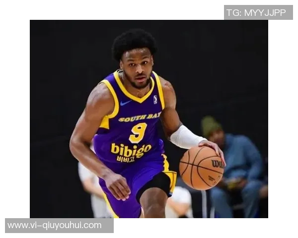 布朗尼坦言上场机会有限期待通过努力防守赢得更多信任与时间