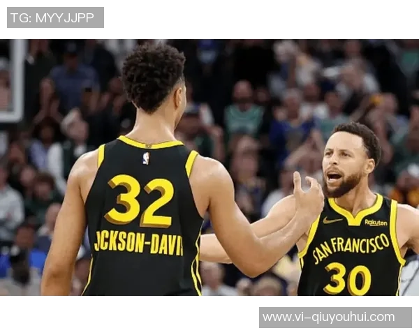 追梦赛后与老队友维金斯亲切交流库里与巴黎奥运队友阿德巴约畅谈未来 追梦赛后与老队友维金斯亲切交流库里与巴黎奥运队友阿德巴约畅谈未来